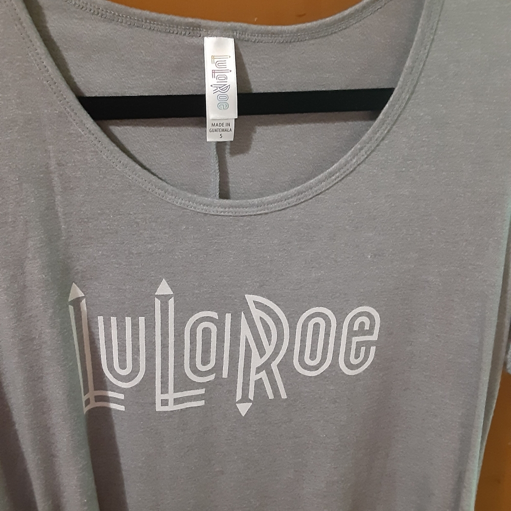 Womans LuLaRoe Top
